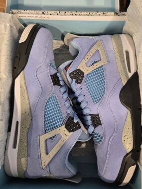 Nike Men’s Lavender and Light Blue Suede Sneakers